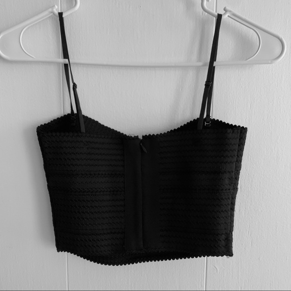 Express scalloped bandeau top - Picture 2 of 6